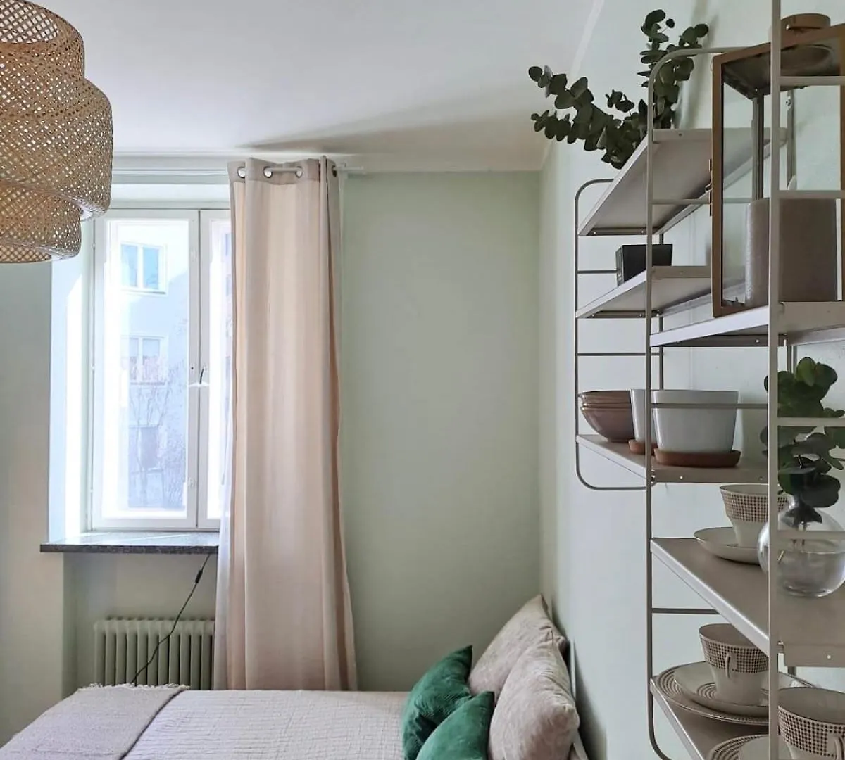 Peaceful Studio In Toeoeloe Helsinki Apartment
